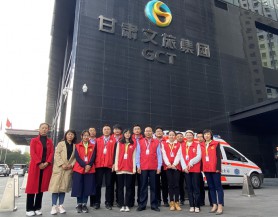 PA视讯和广武门后街社区开展“整治共享单车乱停乱放”志愿服务活动