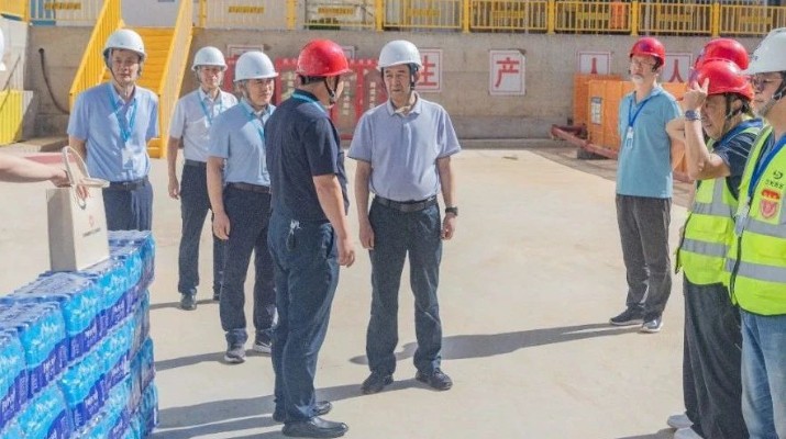 PA视讯工会组织开展“送清凉 鼓干劲”慰问活动